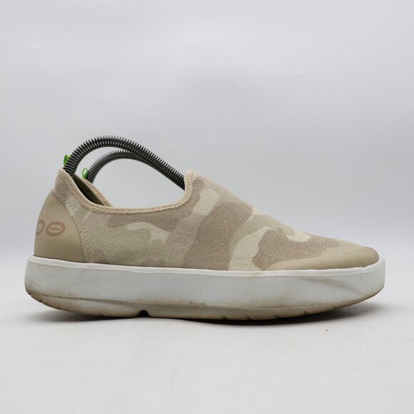 OOFOS OOmg EeZee Low Shoes Women's Size 9 Army Green Camo Print Slip On Recovery - Picture 1 of 9